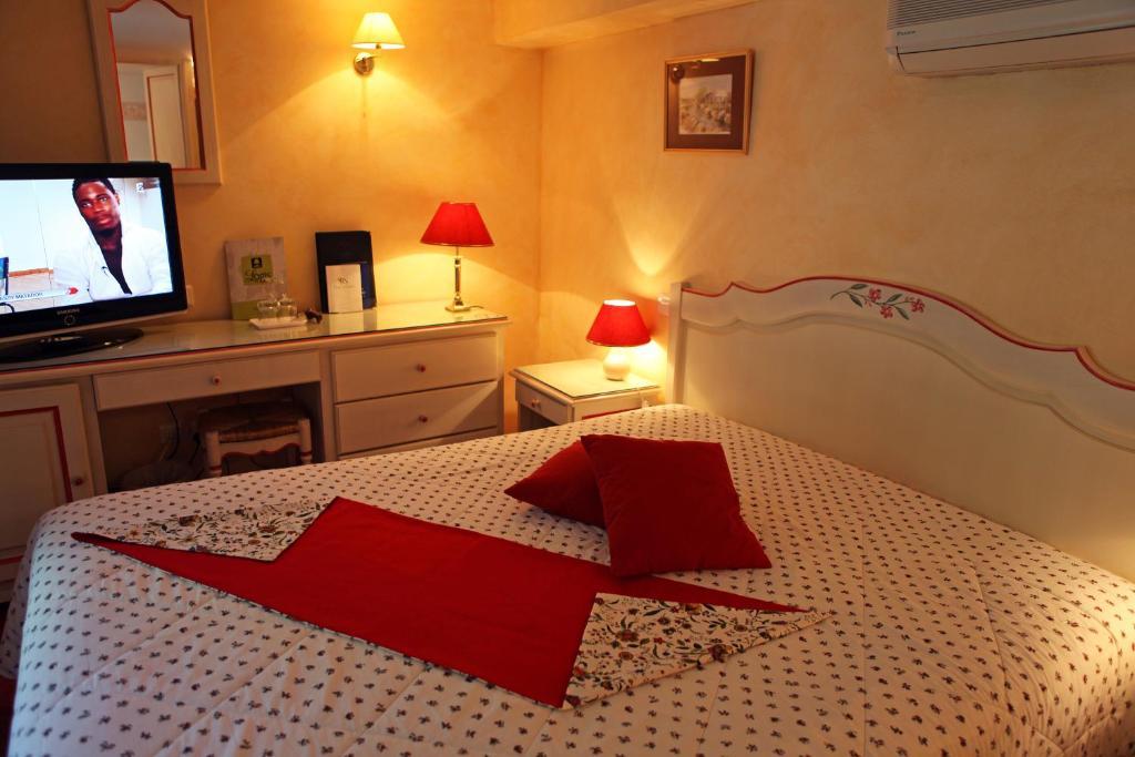 Hotel L'Hacienda à Marguerittes Extérieur photo
