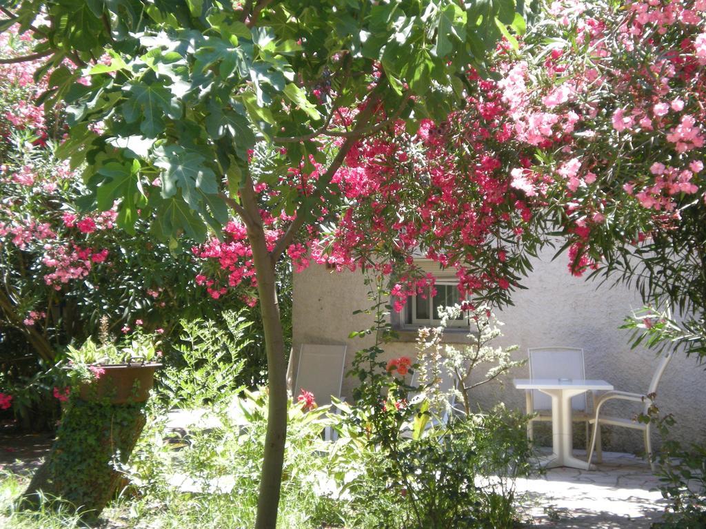 Hotel L'Hacienda à Marguerittes Extérieur photo