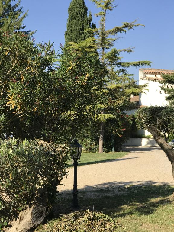 Hotel L'Hacienda à Marguerittes Extérieur photo