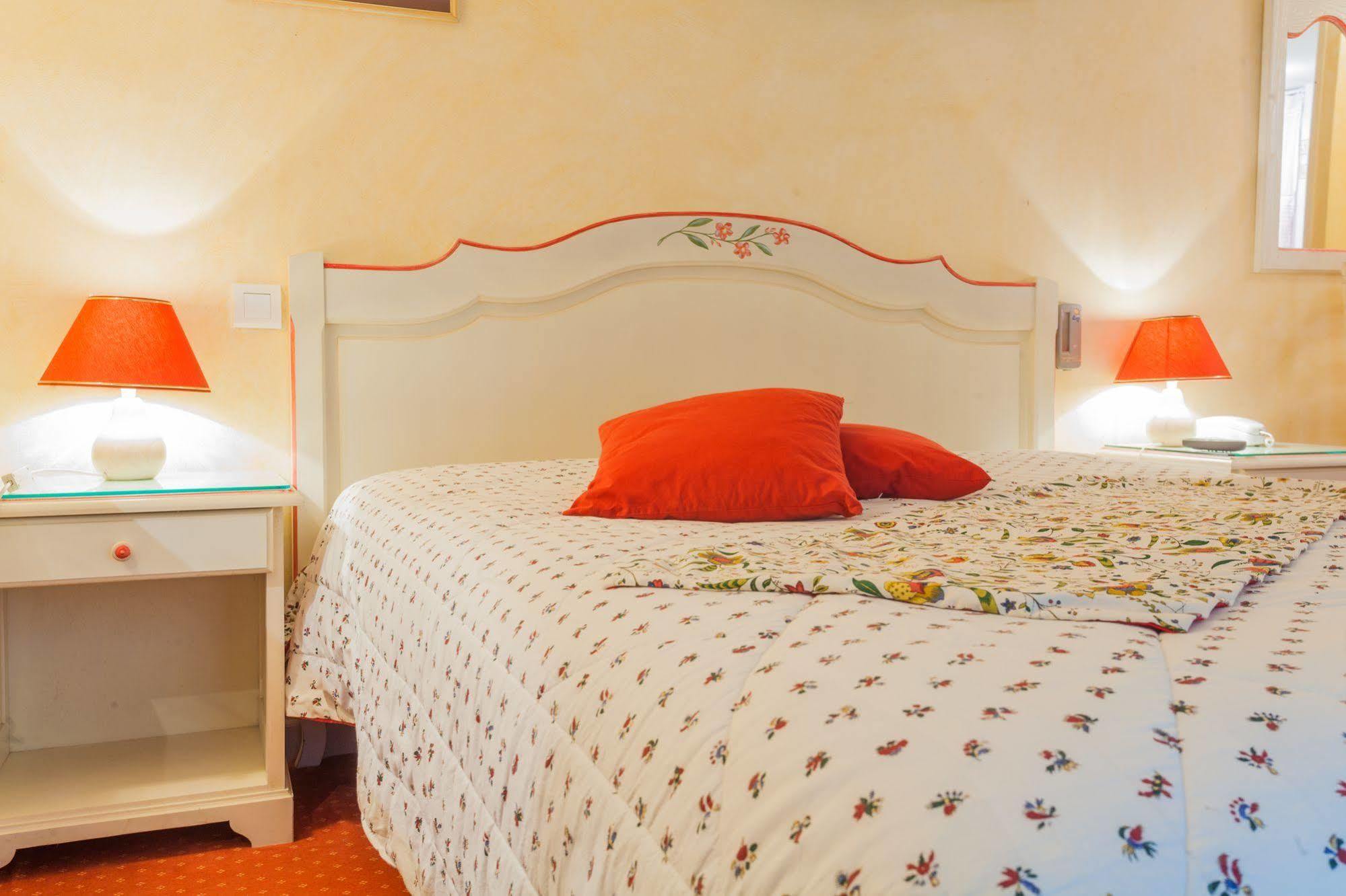 Hotel L'Hacienda à Marguerittes Extérieur photo